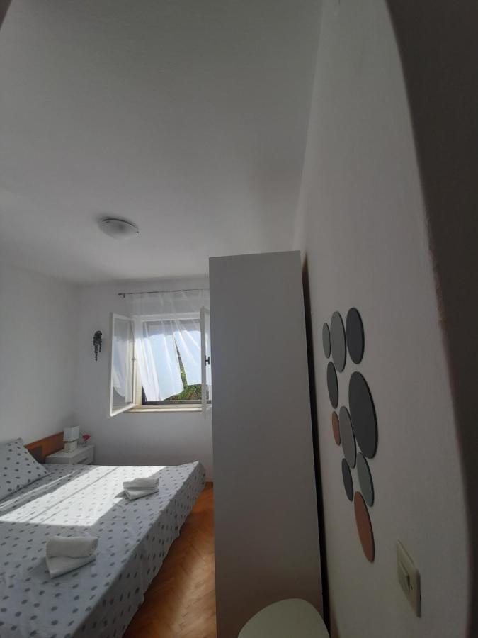 Giovanna - Spacious Lovely Apartment Supetar Exterior photo